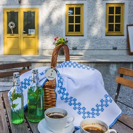 Boutique Pri Rogovilcu בית הארחה