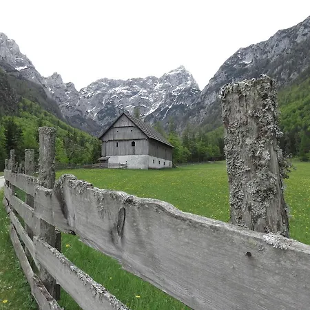 Boutique Pri Rogovilcu בית הארחה 3*